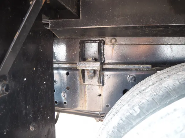 いすゞ エルフ PB-NKR81AN(2WD)の写真36