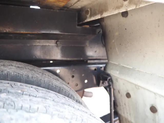 いすゞ エルフ PB-NKR81AN(2WD)の写真37