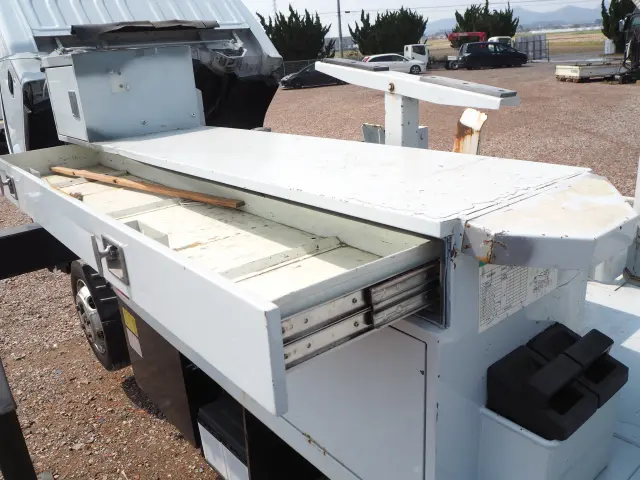 いすゞ エルフ PB-NKR81AN(2WD)の写真39