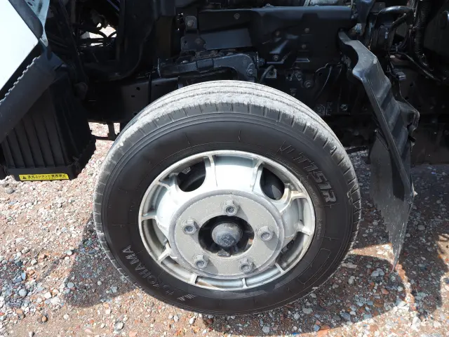 いすゞ エルフ PB-NKR81AN(2WD)の写真42