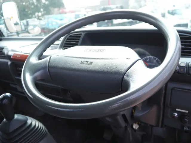 いすゞ エルフ PB-NKR81AN(2WD)の写真47