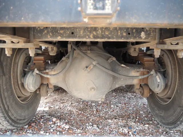 日野 プロフィア QPG-FS1AKDA(6x4)の写真9