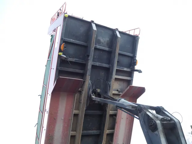 日野 プロフィア QPG-FS1AKDA(6x4)の写真14