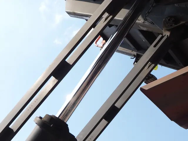 日野 プロフィア QPG-FS1AKDA(6x4)の写真31