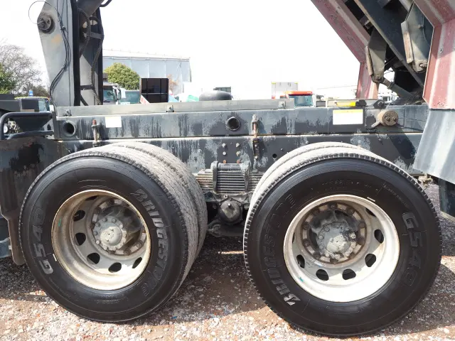 日野 プロフィア QPG-FS1AKDA(6x4)の写真32