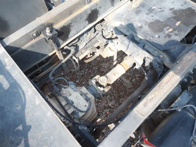 日野 プロフィア QPG-FS1AKDA(6x4)の写真38