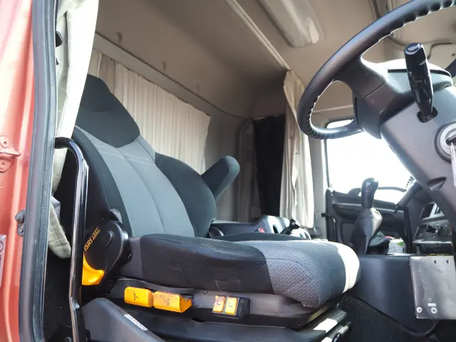 日野 プロフィア QPG-FS1AKDA(6x4)の写真44