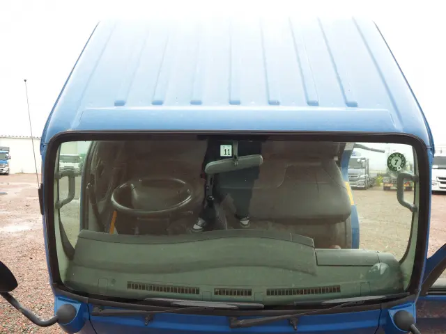 いすゞ エルフ SKG-NKR85AN(2WD)の写真9