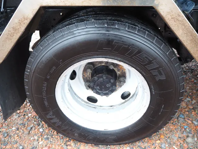 いすゞ エルフ SKG-NKR85AN(2WD)の写真20