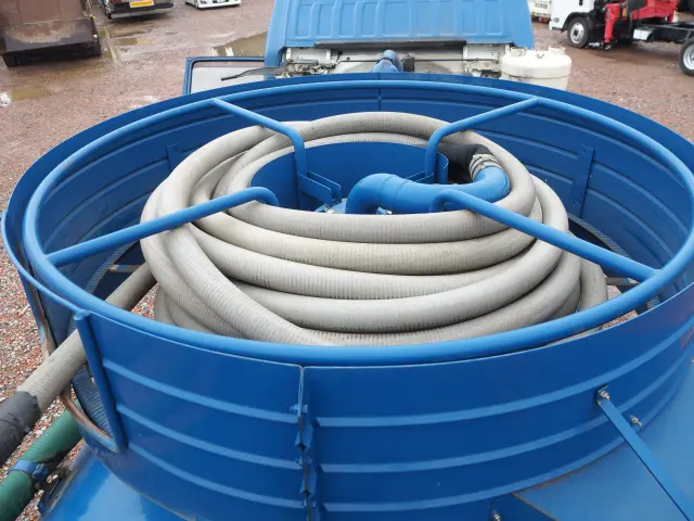 いすゞ エルフ SKG-NKR85AN(2WD)の写真40