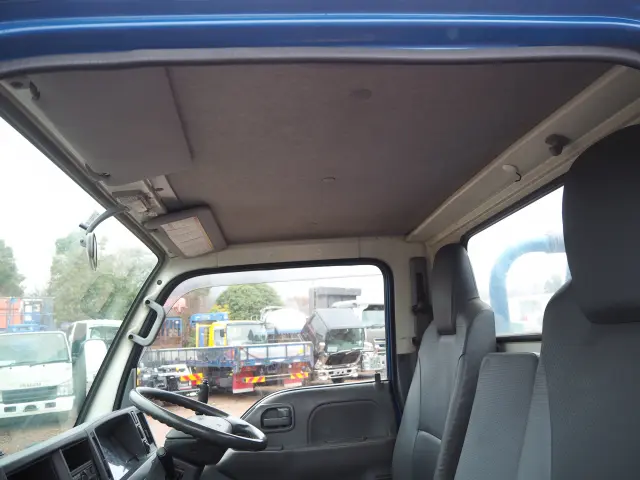 いすゞ エルフ SKG-NKR85AN(2WD)の写真42