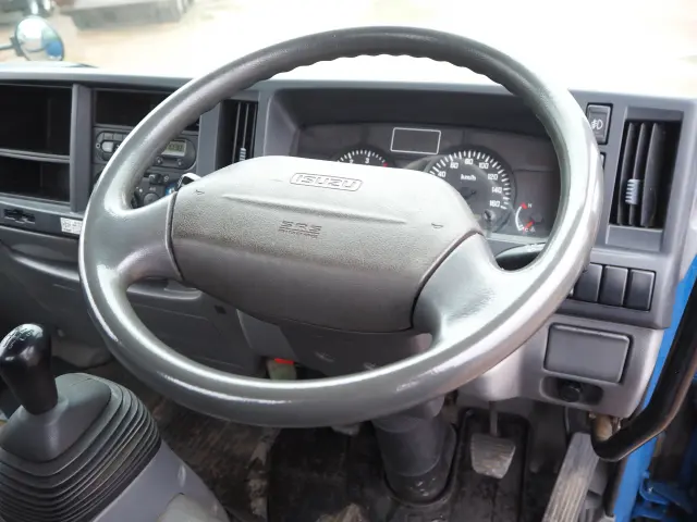 いすゞ エルフ SKG-NKR85AN(2WD)の写真46