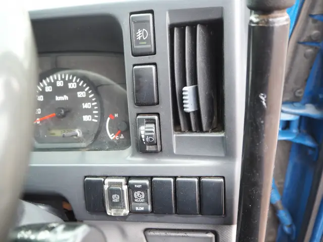 いすゞ エルフ SKG-NKR85AN(2WD)の写真49