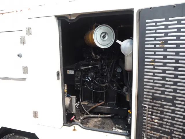 三菱 キャンター TPG-FBA00(2WD)の写真14