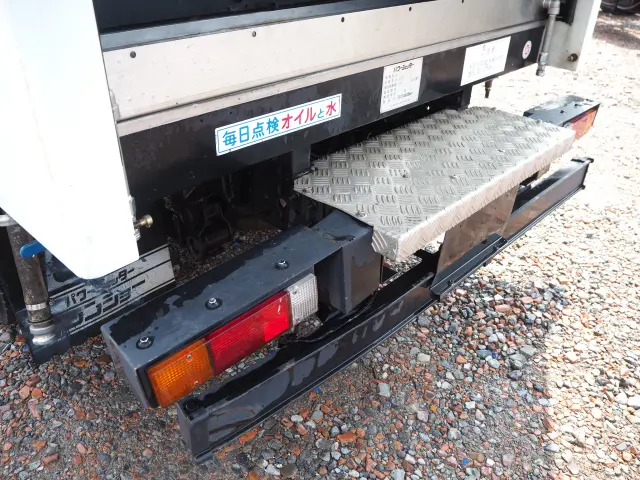 三菱 キャンター TPG-FBA00(2WD)の写真30