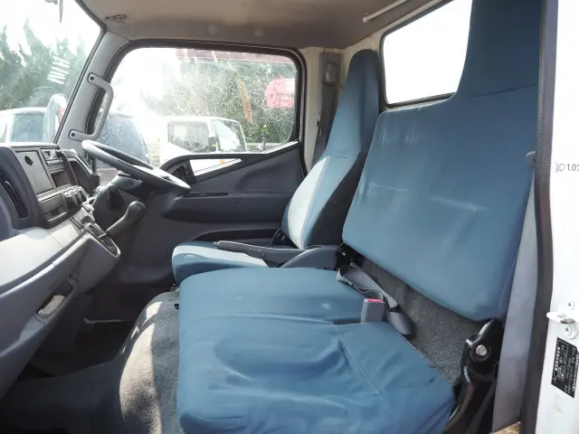 三菱 キャンター TPG-FBA00(2WD)の写真45