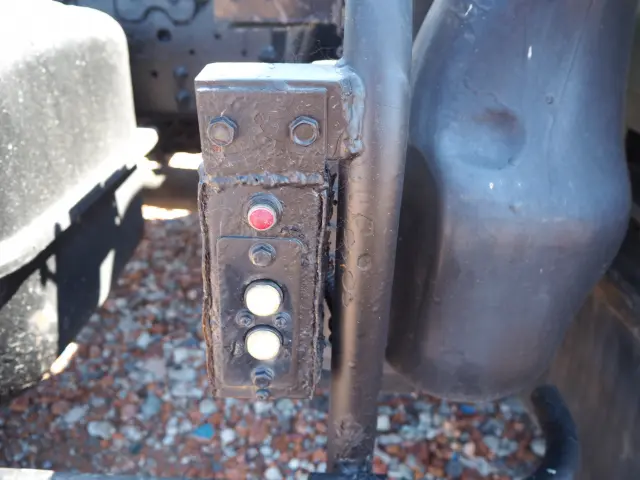 いすゞ エルフ PDG-NPR75N(2WD)の写真18