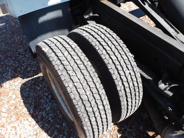 いすゞ エルフ PDG-NPR75N(2WD)の写真20