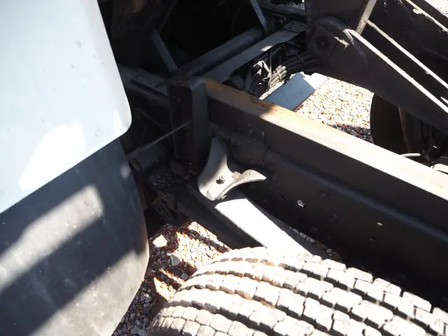 いすゞ エルフ PDG-NPR75N(2WD)の写真21