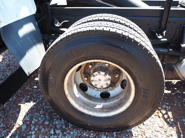 いすゞ エルフ PDG-NPR75N(2WD)の写真23