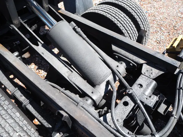 いすゞ エルフ PDG-NPR75N(2WD)の写真26