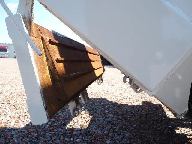 いすゞ エルフ PDG-NPR75N(2WD)の写真29