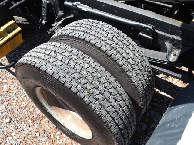 いすゞ エルフ PDG-NPR75N(2WD)の写真31