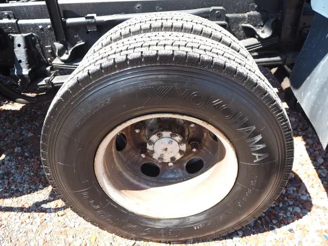 いすゞ エルフ PDG-NPR75N(2WD)の写真32