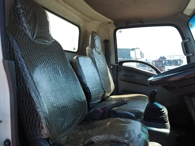 いすゞ エルフ PDG-NPR75N(2WD)の写真45