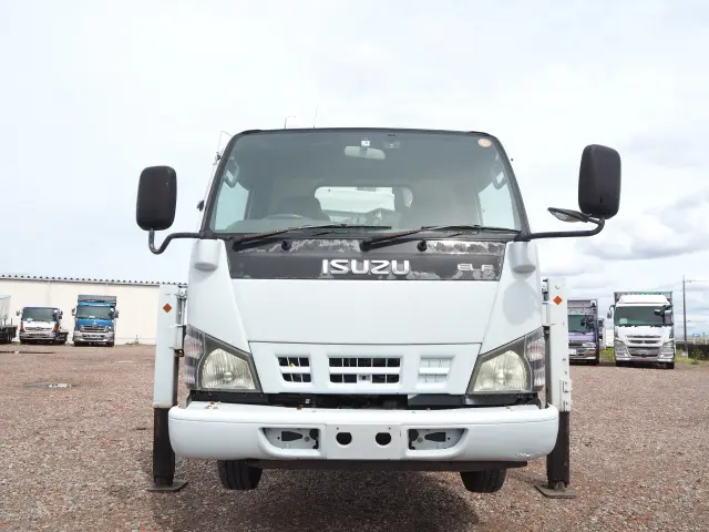 いすゞ エルフ PB-NKR81AN(2WD)の写真8