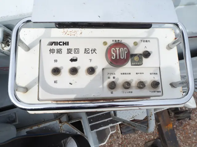 いすゞ エルフ PB-NKR81AN(2WD)の写真11