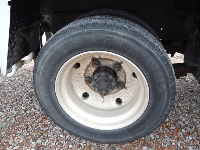 いすゞ エルフ PB-NKR81AN(2WD)の写真24