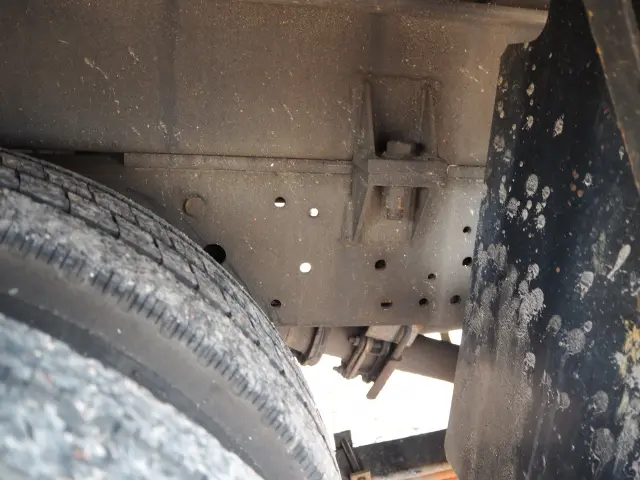 いすゞ エルフ PB-NKR81AN(2WD)の写真26