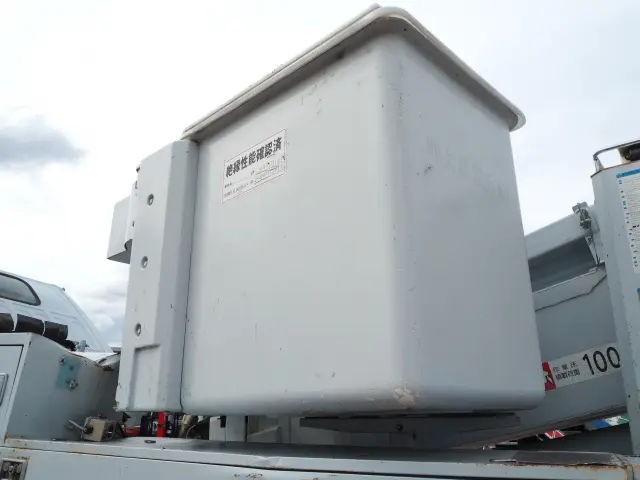 いすゞ エルフ PB-NKR81AN(2WD)の写真37