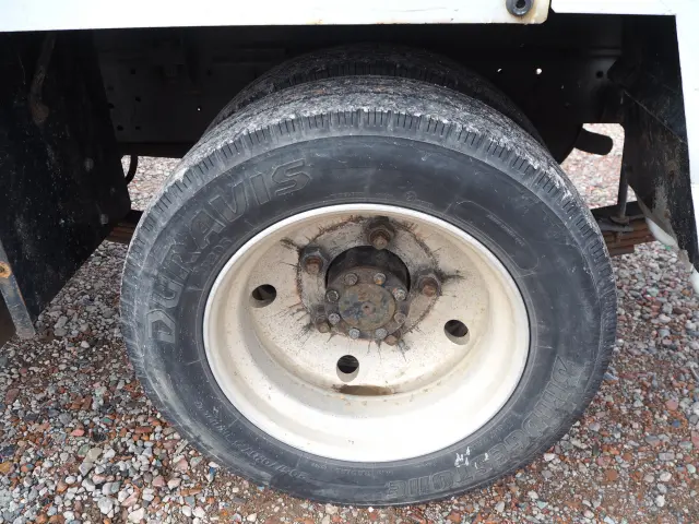 いすゞ エルフ PB-NKR81AN(2WD)の写真38