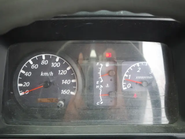 いすゞ エルフ PB-NKR81AN(2WD)の写真50