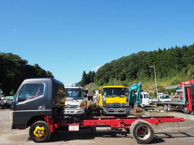 三菱 キャンター KK-FE82CE(2WD)の写真2