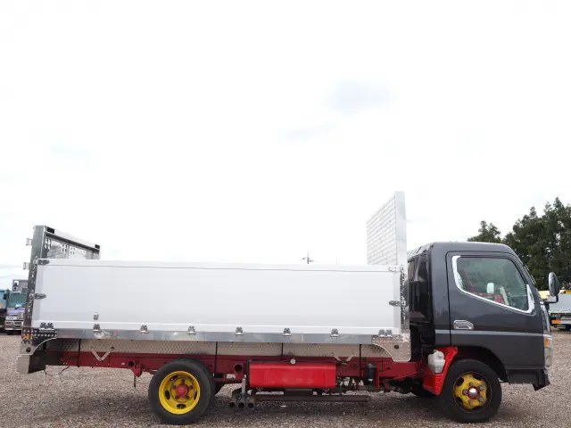 三菱 キャンター KK-FE82CE(2WD)の写真6