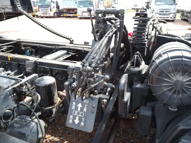 三菱 ファイター PDG-FQ62F(6x4)の写真11