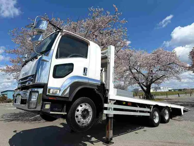 いすゞ フォワード QKG-FVZ34U2(6x4)の写真1