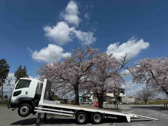 いすゞ フォワード QKG-FVZ34U2(6x4)の写真2