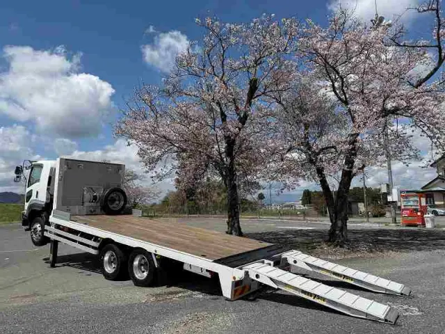 いすゞ フォワード QKG-FVZ34U2(6x4)の写真3