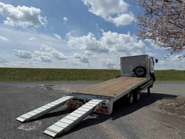 いすゞ フォワード QKG-FVZ34U2(6x4)の写真5