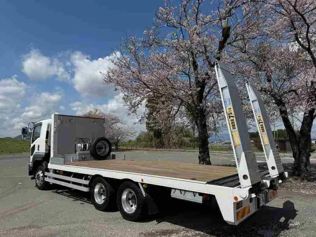 いすゞ フォワード QKG-FVZ34U2(6x4)の写真9