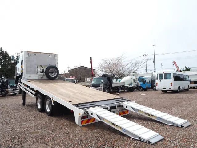 いすゞ フォワード QKG-FVZ34U2(6x4)の写真15