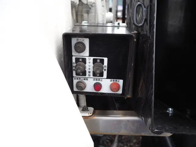 いすゞ フォワード QKG-FVZ34U2(6x4)の写真30