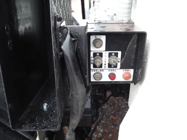 いすゞ フォワード QKG-FVZ34U2(6x4)の写真43