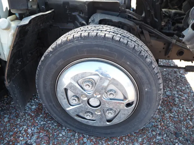 いすゞ エルフ PB-NKR81AN(2WD)の写真11