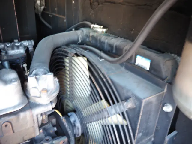 いすゞ エルフ PB-NKR81AN(2WD)の写真16