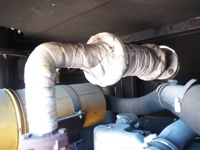 いすゞ エルフ PB-NKR81AN(2WD)の写真17